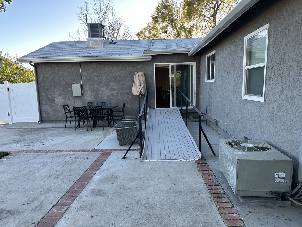 Accessible entrance ramp